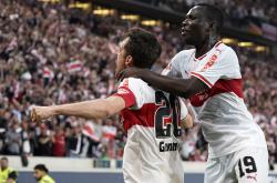 开云官网-安下心来，柏林联队主场三球狂胜，迎来生机的简单介绍