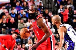 开云体育入口-关于快船队巨星发挥神勇，带领球队击败对手的信息