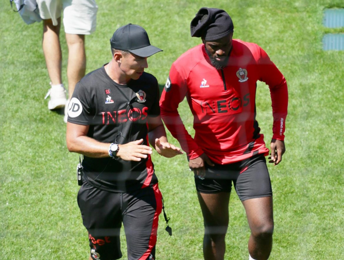 轮休球员大将重返赛场，带领队伍一举冲顶领先