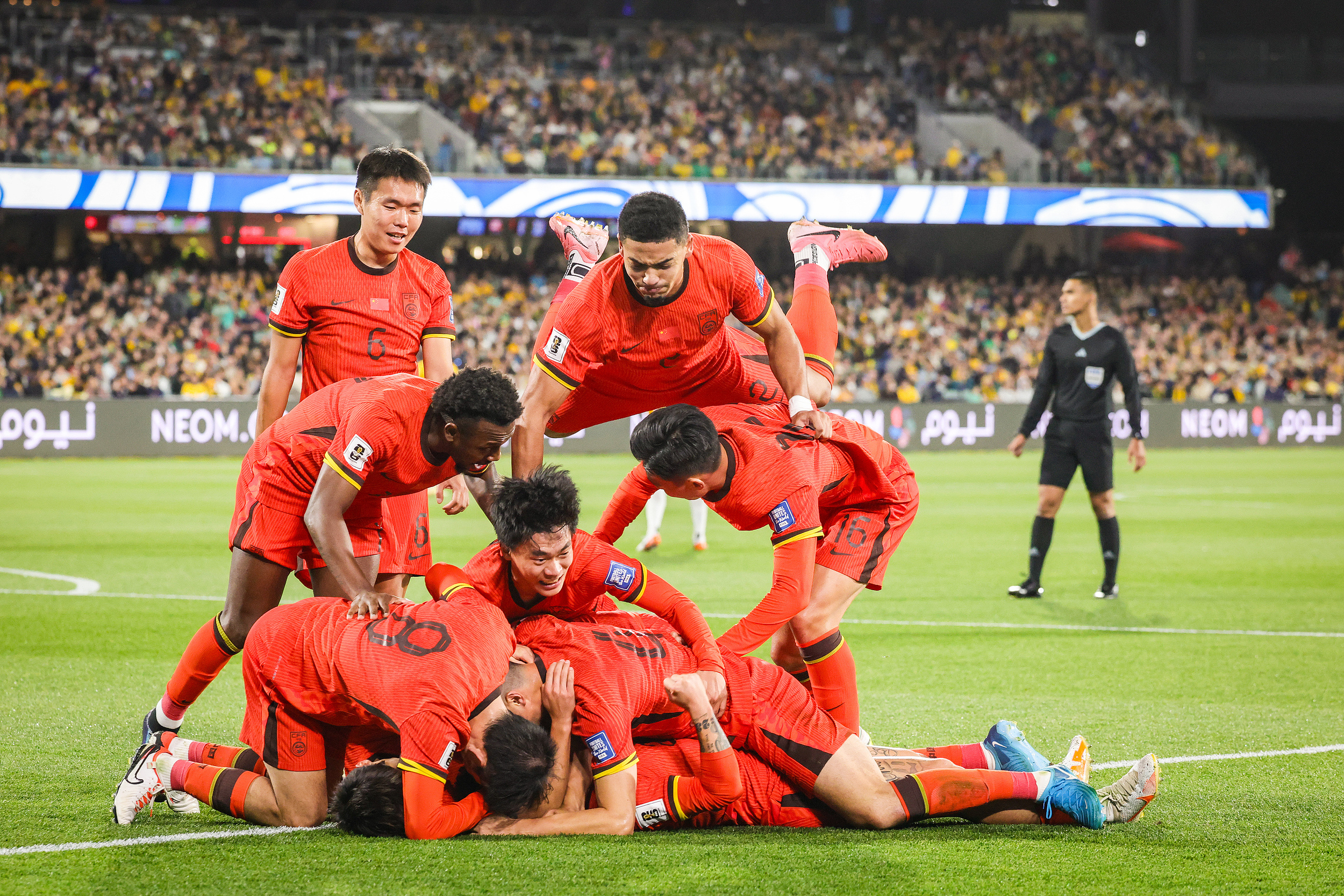 中国队碾压德国队,李梓嘉点燃赛场 中国队碾压德国队,李梓嘉点燃赛场